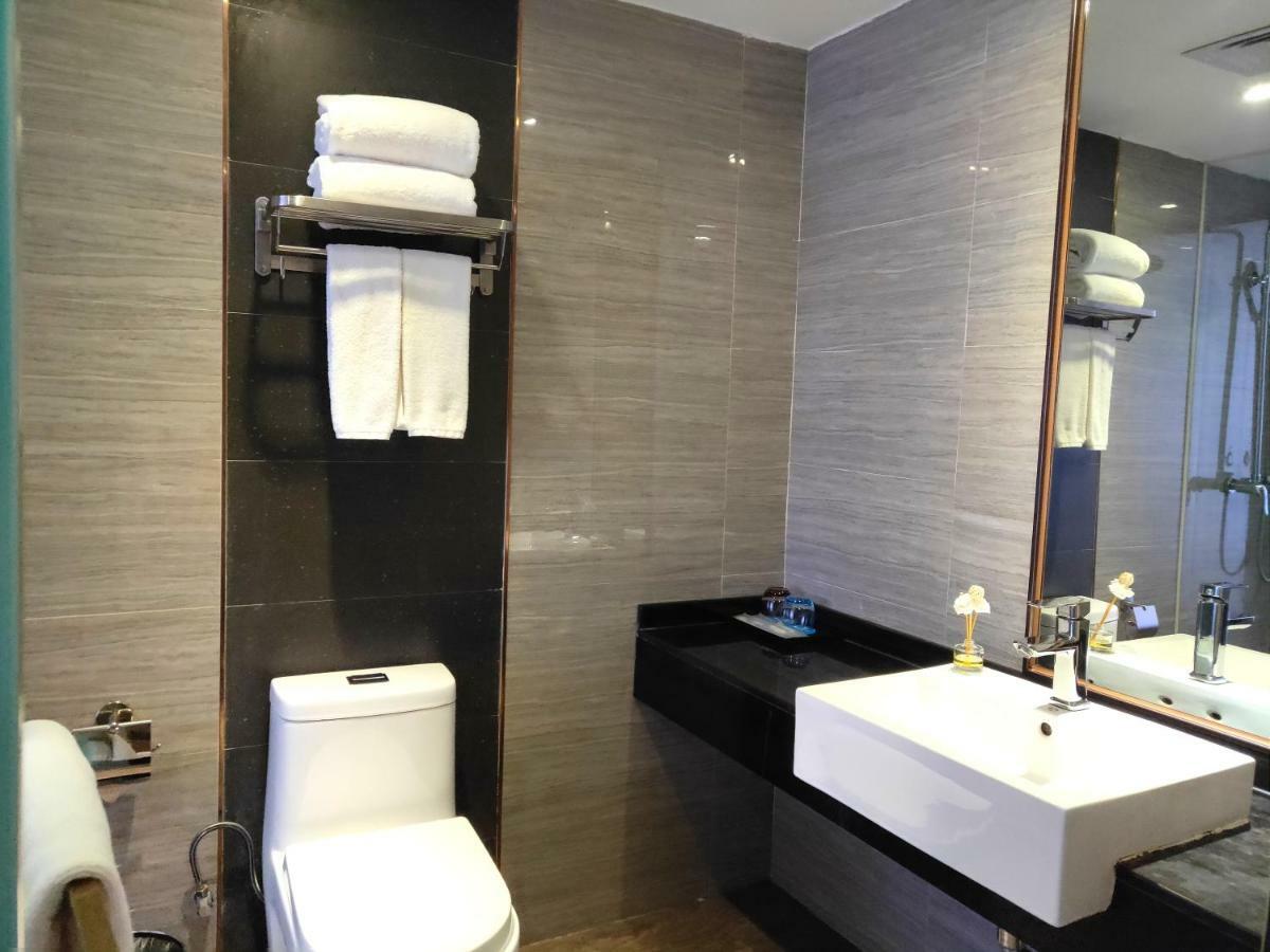 Lnsail Hotel Shenzhen Luohu Port Railway Station Zewnętrze zdjęcie